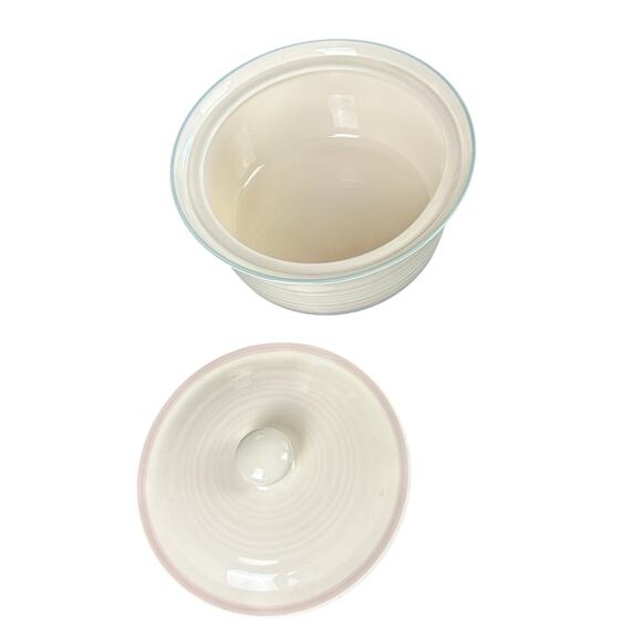 Pfaltzgraff Aura Pink 2 QT Casserole Dish and Lid Round Cream Color Stoneware - Picture 3 of 7